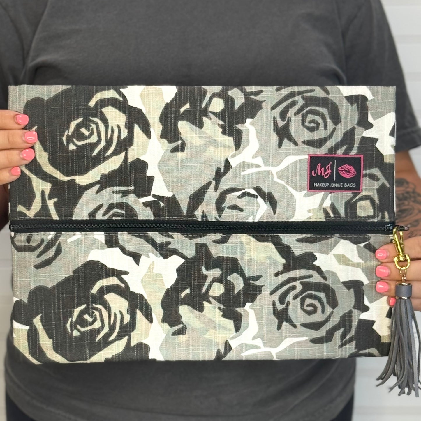 Black & White Roses