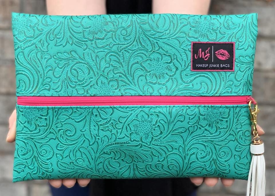 Turquoise Dream ~ Pink Zipper